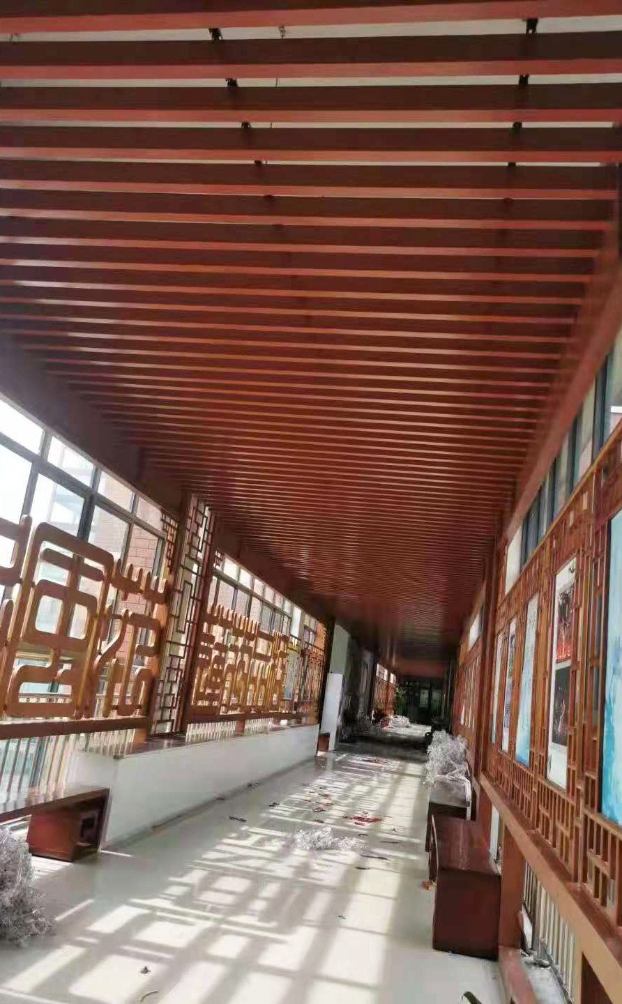 君蓮學(xué)校@50*90木紋鋁方通