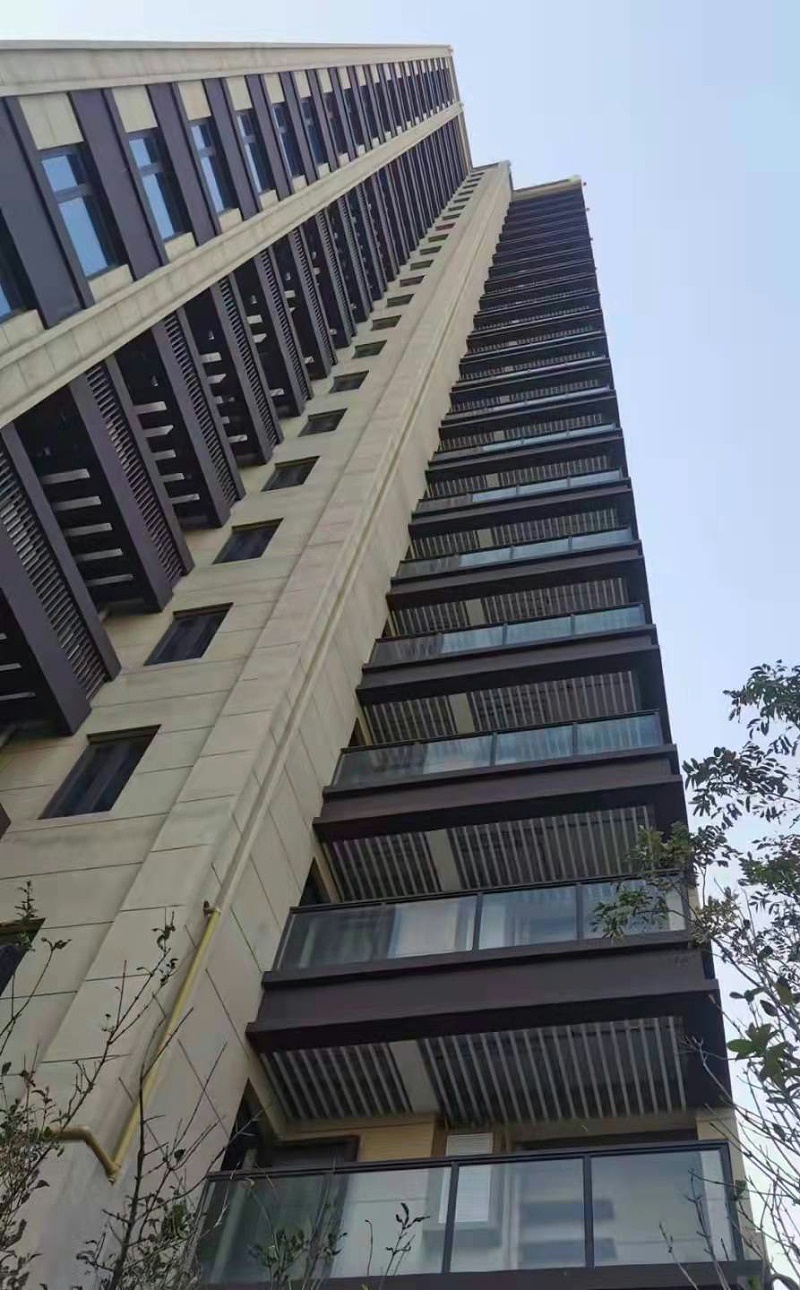 陽臺40?40白色方通@中滬世業(yè)