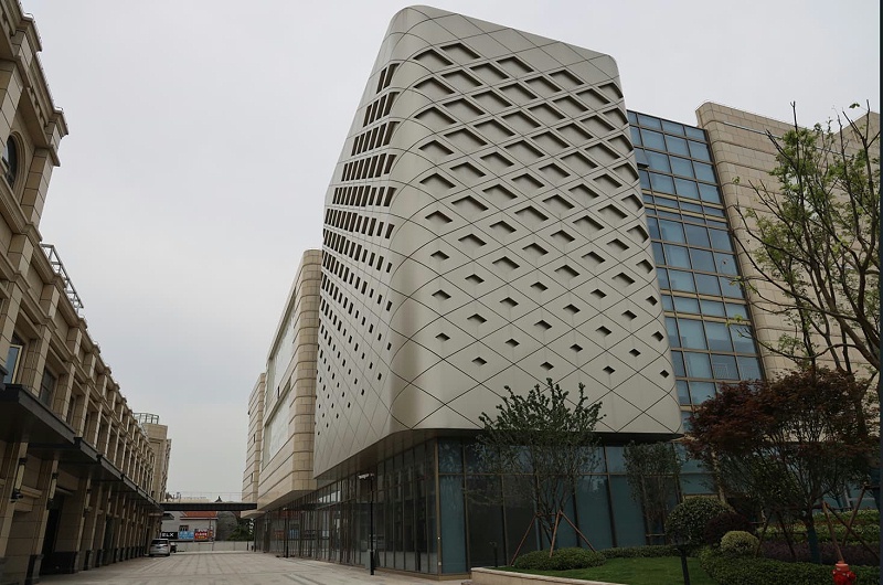 沖孔鋁單板和雕刻鋁單板的區別