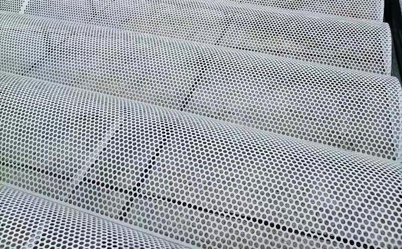 寶山區寶武炭材料研究院@白色弧形沖孔鋁單板