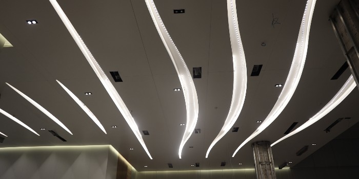 鋁單板廠家哪家強(qiáng)？看好這2個(gè)要求不用擔(dān)心質(zhì)量問題