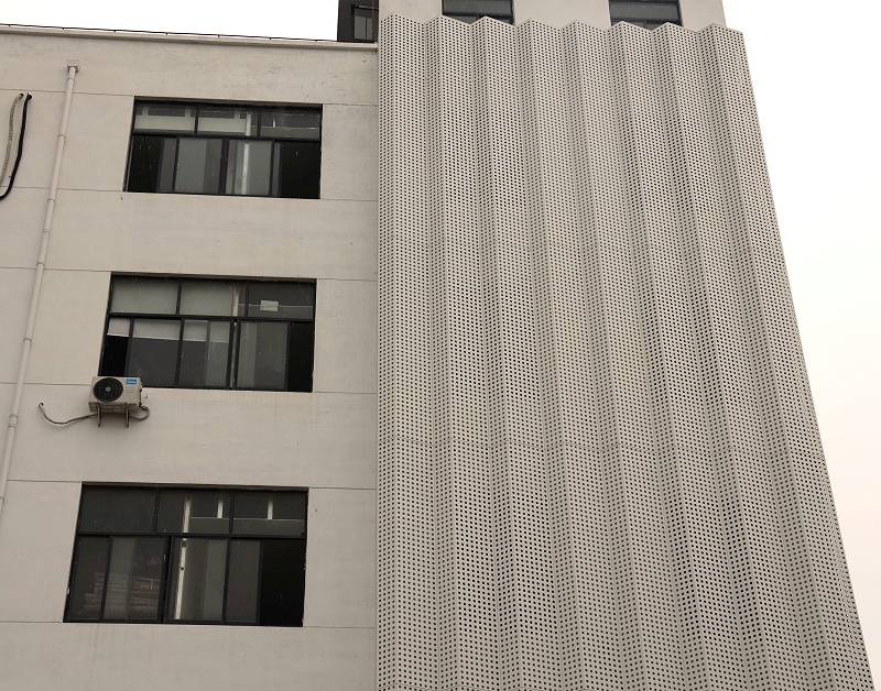 嘉松中路氟碳鋁單板